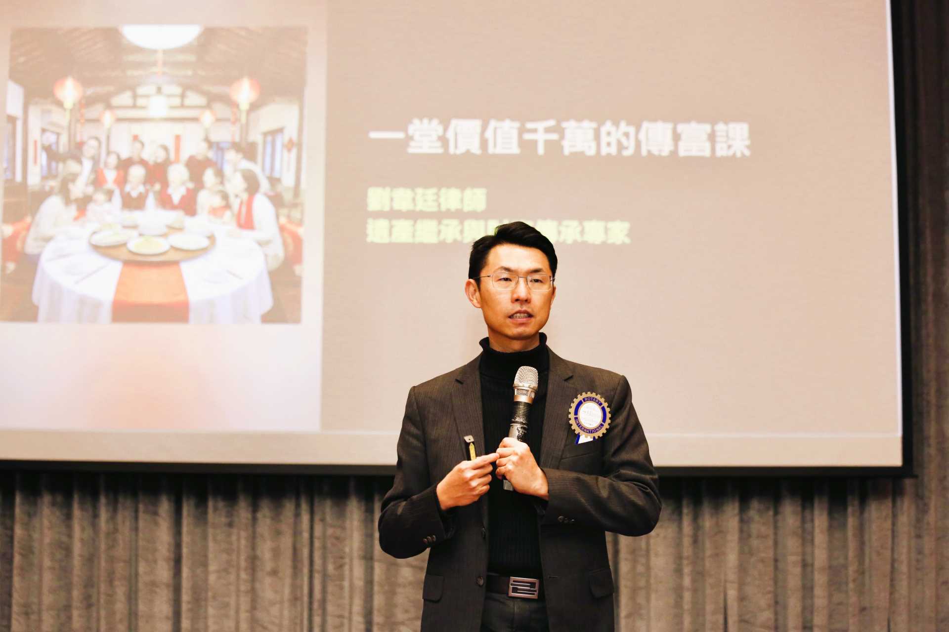 你讓大家都知道你打算怎麼分，就不會公平了。